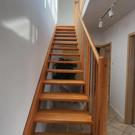Margaretville 90m Apartment *